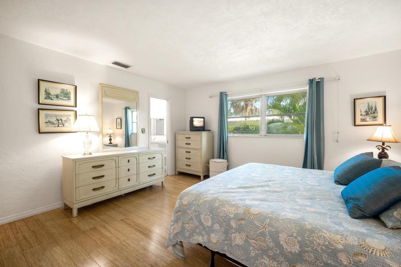 Jamaica Royale 91 Siesta Key