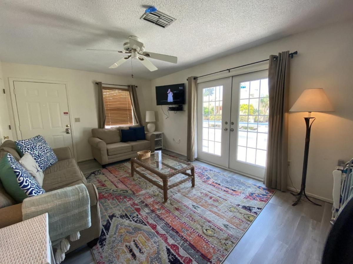 Banana By Beachside Management Guest house Siesta Key