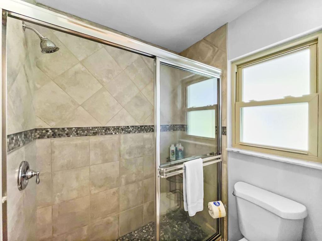 Spacious Updated Just 2 Blocks To Beach * Siesta Key