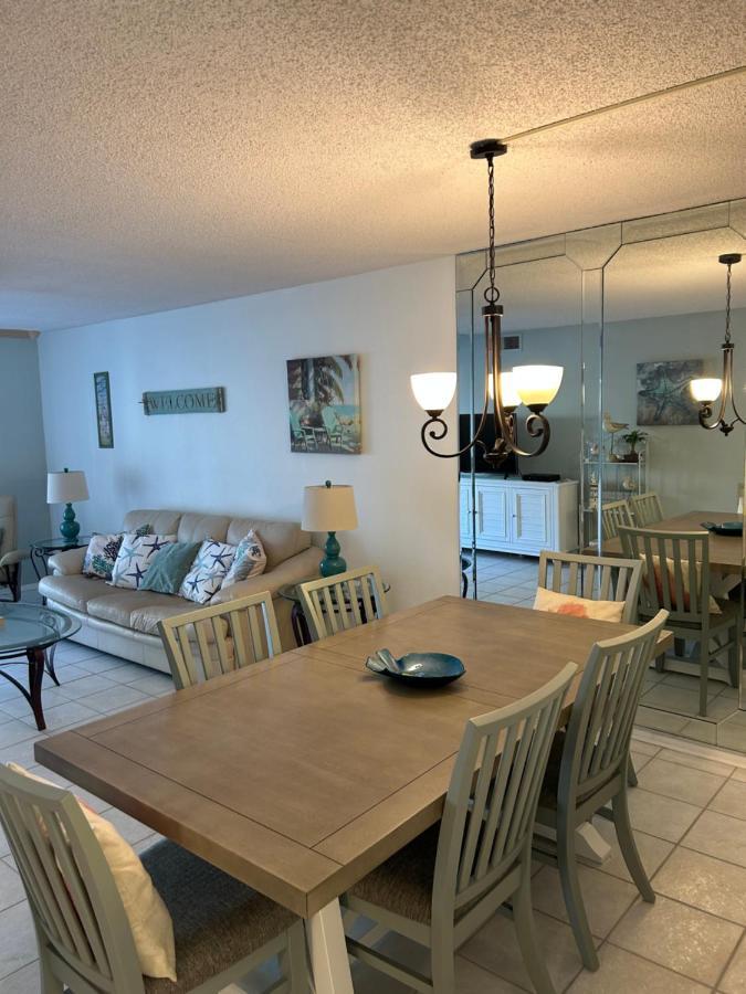 Escape Ground Floor Steps To Heated Pool And Free Trolley Siesta Key