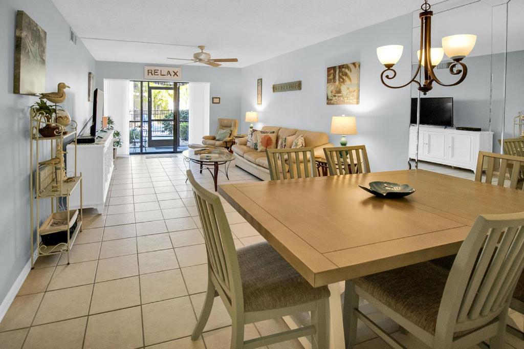 Escape Ground Floor Steps To Heated Pool And Free Trolley Siesta Key