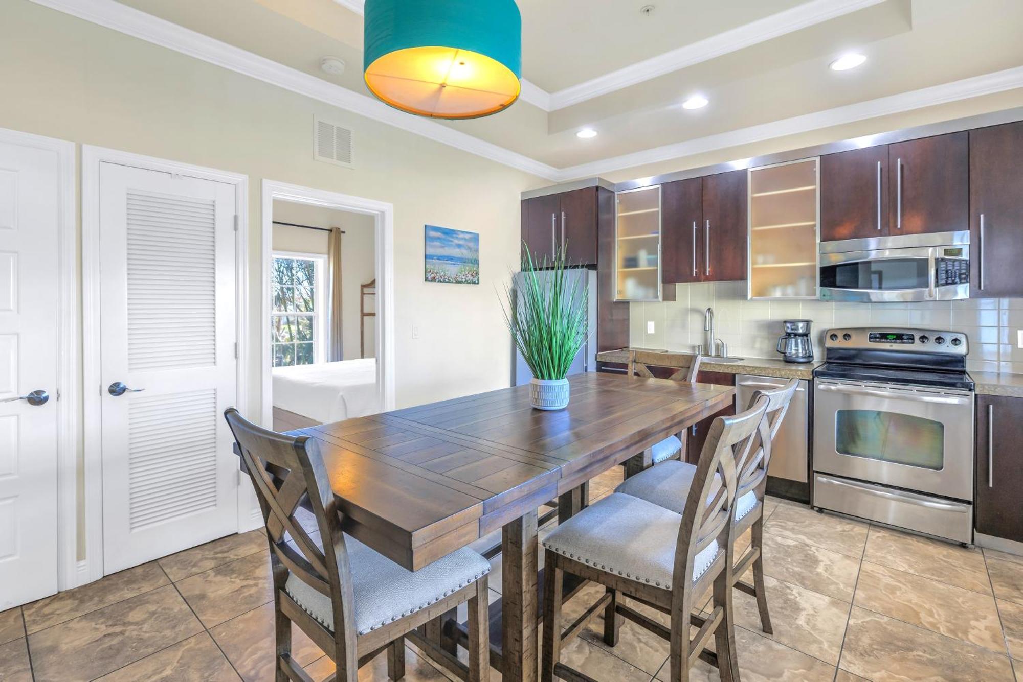 Two Units! Pool, Jacuzzi, Sunsets, Bars, Snorkeling & Paddling. 1-min To Path Of Siesta Beach! *