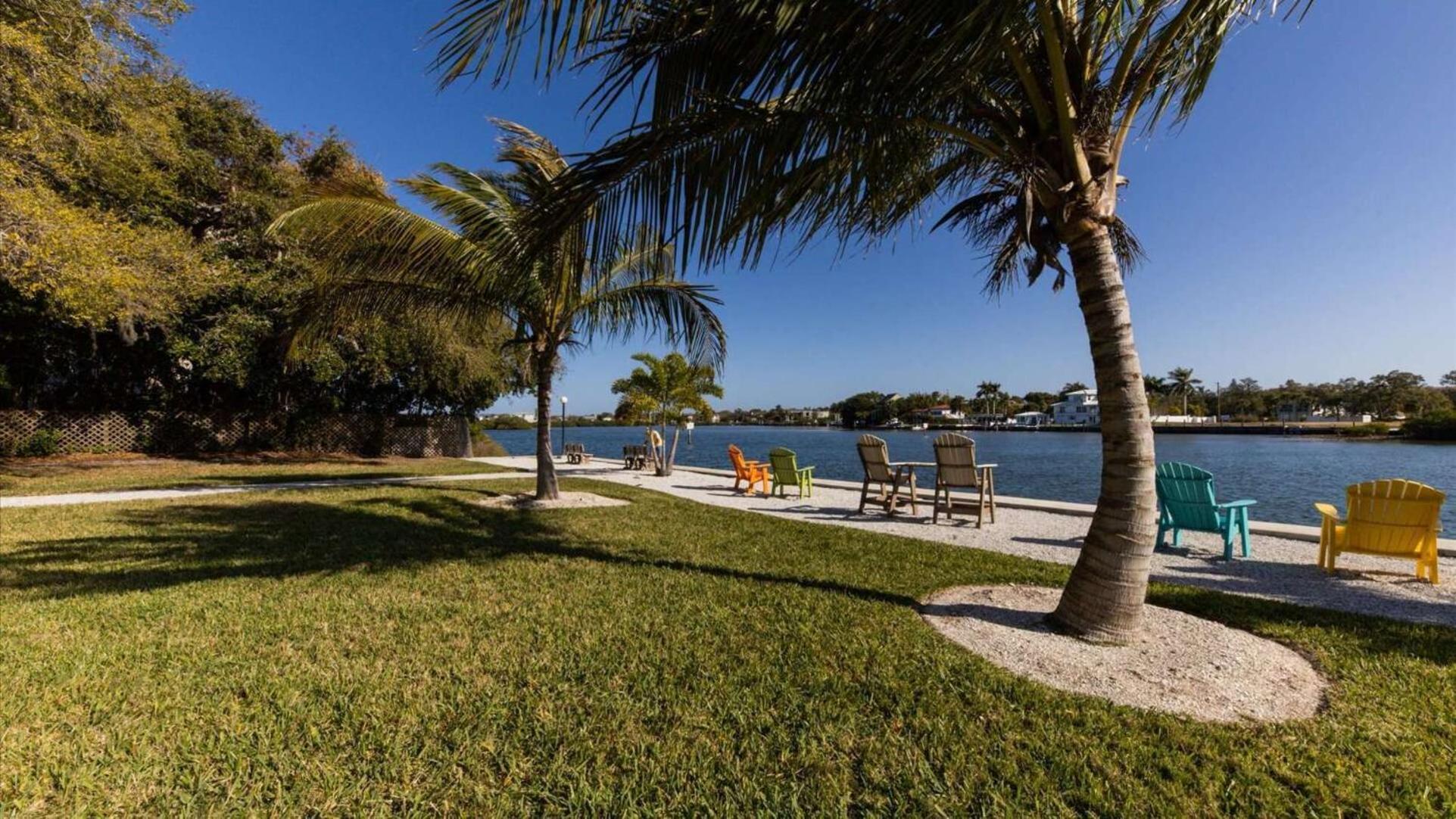 At Sarasota County 1005: Gulf Views Amenities Siesta Key