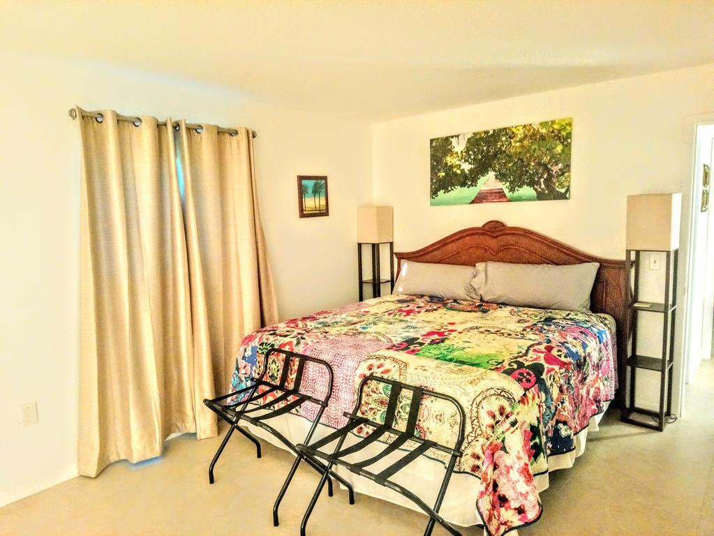 Tropical Dreams - Sarasota 2 Bedroom Condos Near Siesta Key Holiday home *