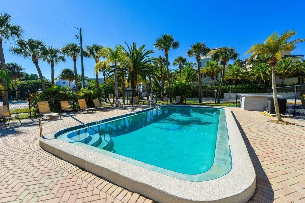 Gulf Holiday Hotel 4*