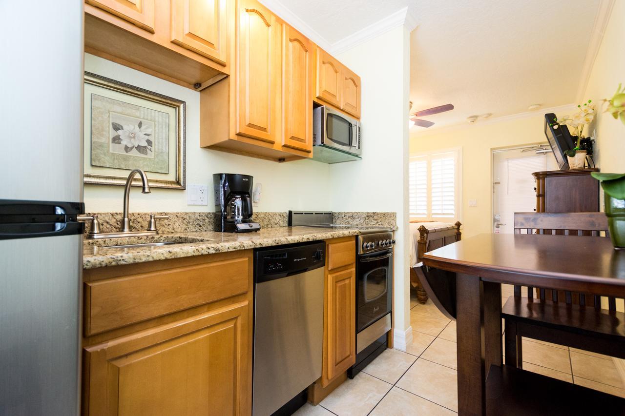 Tropical - Sarasota Resort Siesta Key