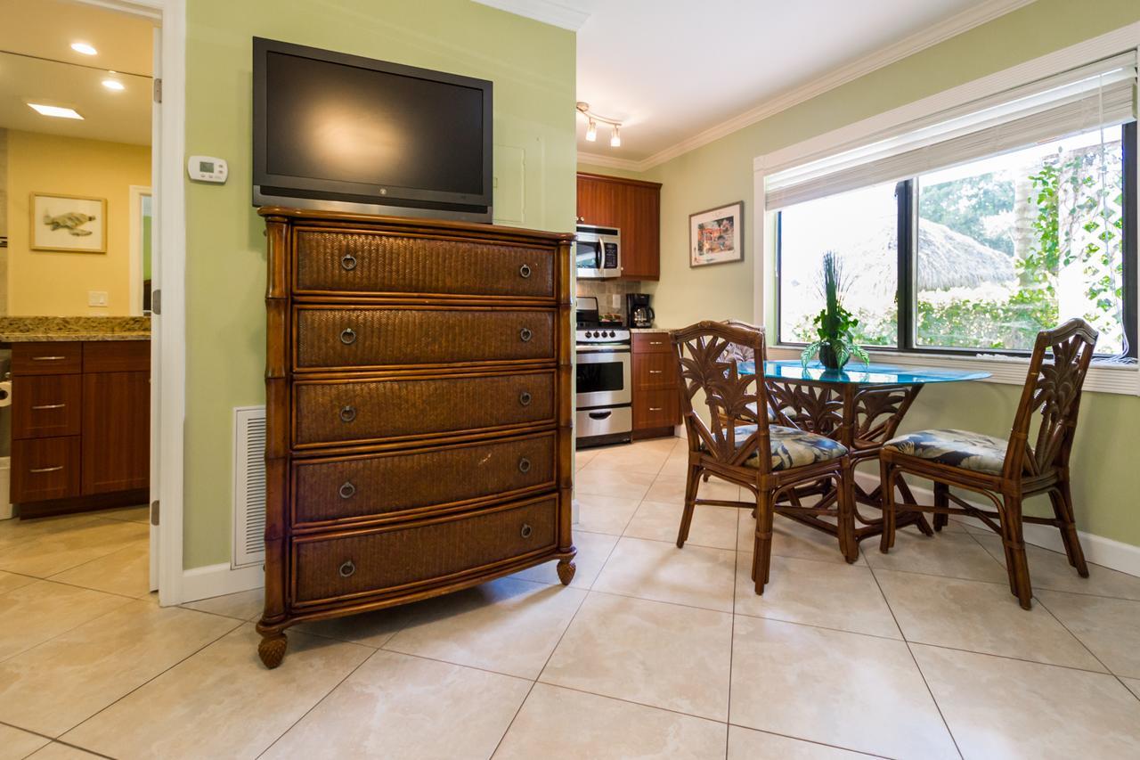 Tropical - Sarasota Resort