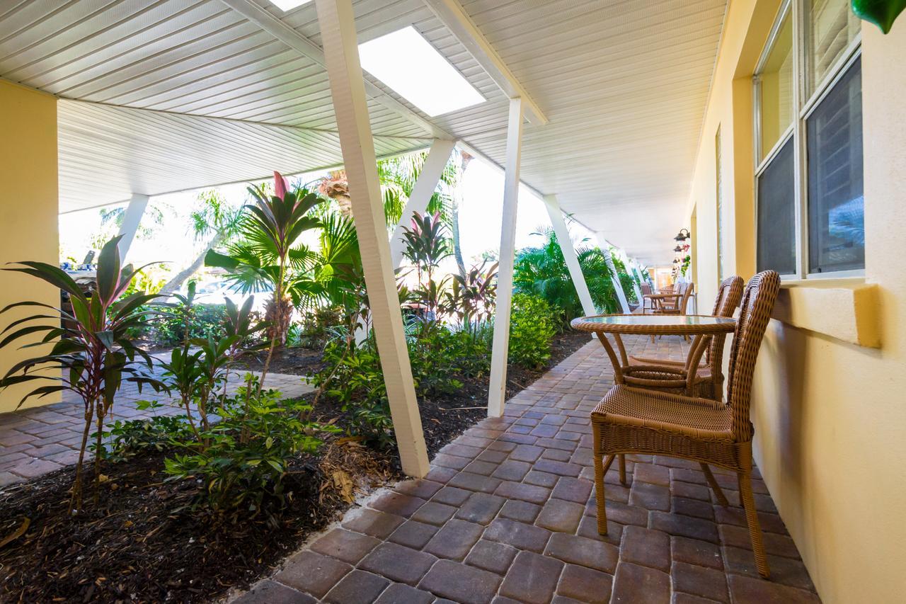 Tropical - Sarasota Resort Siesta Key