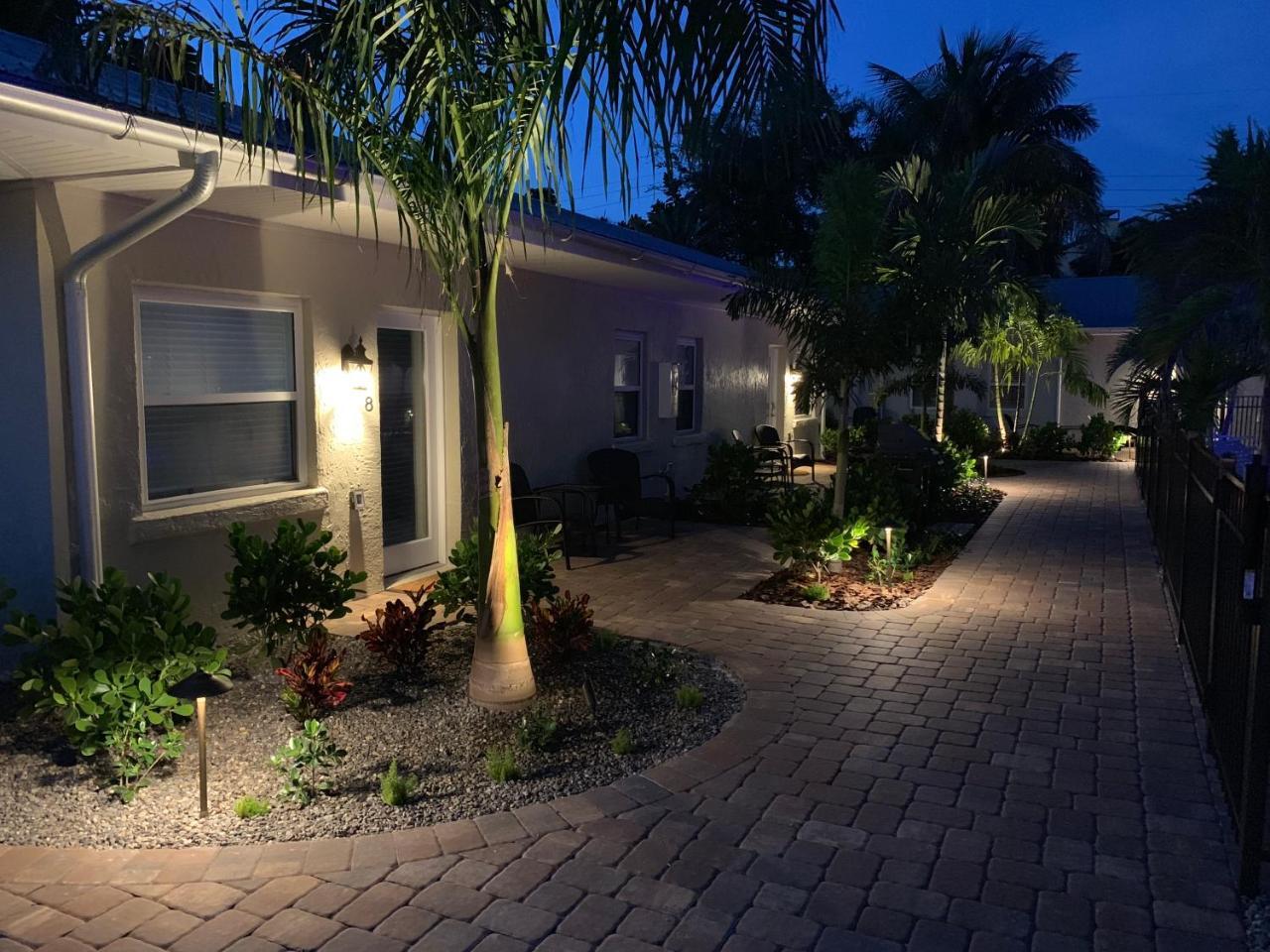Twin Palms At Siesta 3*