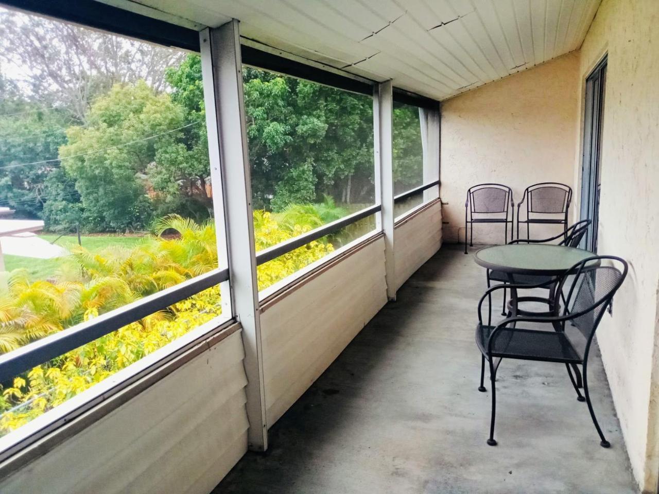 Tropical Dreams - Sarasota 2 Bedroom Condos Near Siesta Key Holiday home *