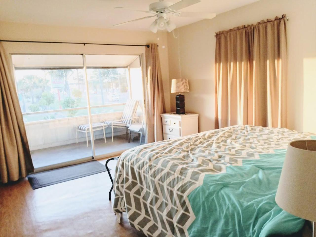 Tropical Dreams - Sarasota 2 Bedroom Condos Near Siesta Key * Siesta Key